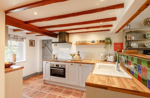 Montgomery House | Fiddler's Cottage - Two Bedroom House, Sleeps 3