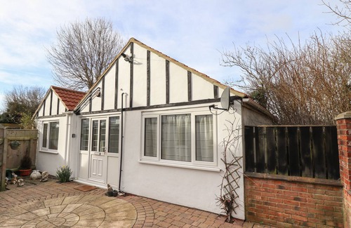 Grimsby Cottage | Field View