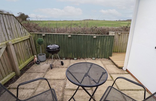 Grimsby Cottage | Field View