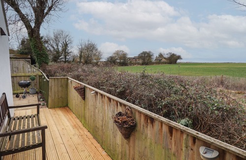 Grimsby House | FIELD VIEW, with a garden in Cleethorpes