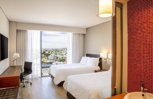 Aguascalientes Hotel | Fiesta Inn Aguascalientes Patio