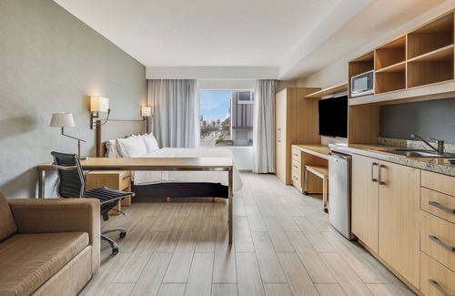 San Nicolas de los Garza Hotel | Fiesta Inn Monterrey La Fe