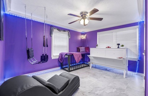 Ashland City House | Fifty MORE Shaydes Of Play-the perfect private oasis for a couple 2 explore&play