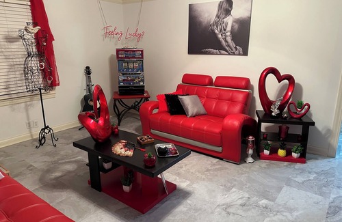 Ashland City House | Fifty MORE Shaydes Of Play-the perfect private oasis for a couple 2 explore&play