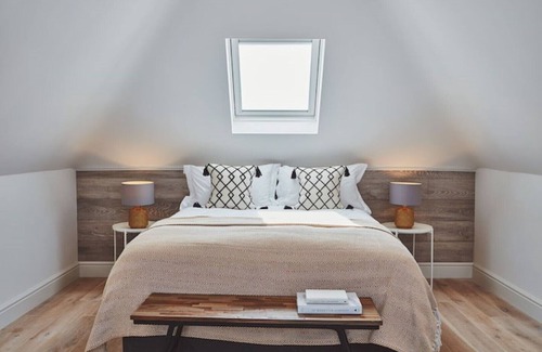 Cranbrook Cottage | Filbert cottage, log fire and tennis court