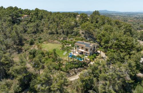 Felanitx Villa | Finca es Foners en Felanitx con piscina y jacuzzis en suite