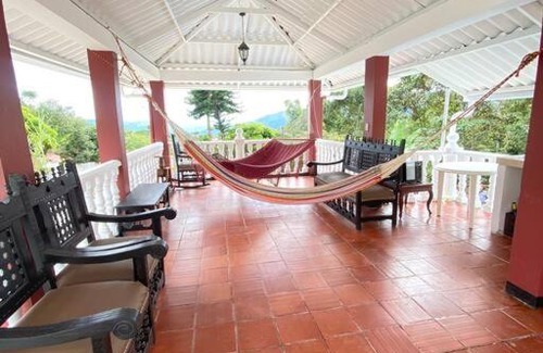 La Mesa House | Finca privada con excelente clima, rio natural, wifi y piscina