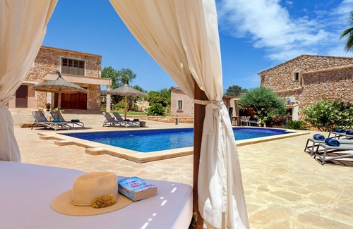 Santanyi Villa | Finca Salzina » 4 bedroom house with sea views and pool