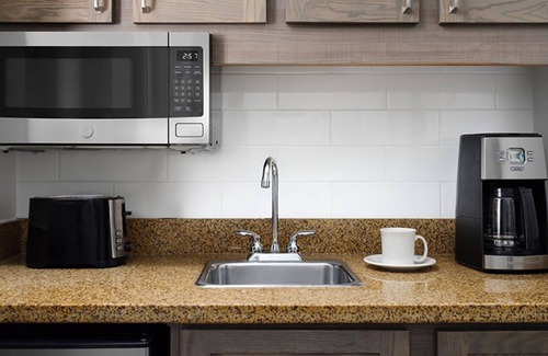 Palm Beach Shores Apartment | 𝐅𝐢𝐧𝐝𝐢𝐧𝐠 𝐌𝐞𝐢𝐥𝐢- Beachfront Fun@ Ocean Pointe Resort+Amenities, STUDIO