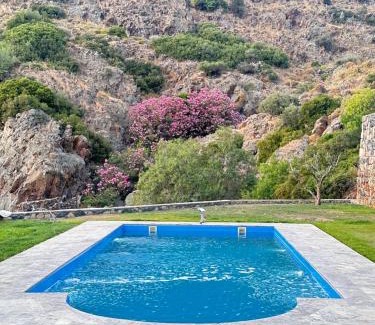 Karaburun House | Fintoz Butika