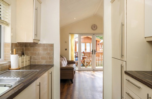 Troutbeck Bridge Cottage | FIR TREE LODGE, pet friendly, with hot tub in Windermere