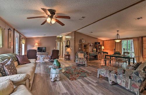 Silver Springs House | Fire Pit, 13 Mi to Silver Springs SP Quiet Escape