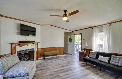 Newhebron House | Fire Pit and Deck Peaceful Silver Creek Retreat