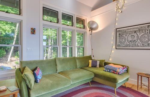 Spruce Pine Apartment | Fire Pit and Views Pet-Friendly Spruce Pine Studio