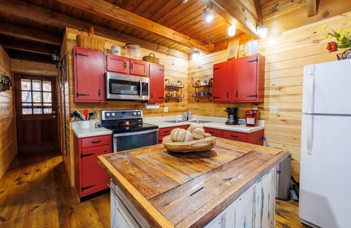 Mentone Ski Chalet | Fire Pit l 3 Acres l Near Desoto State Park