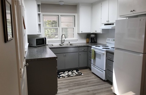 Southern Pines House | Fire Pit- Pool Table- 8 Beds- Midway House