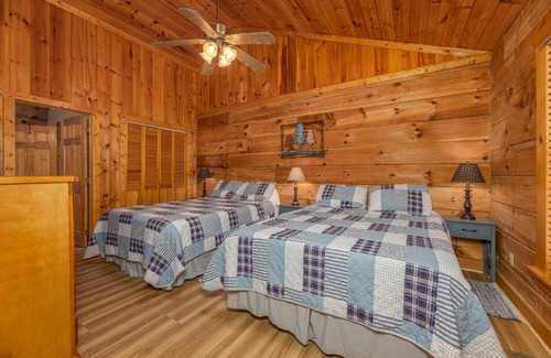 Sevierville Ski Chalet | Firefly Hollow Cabin - Smoky Mountains - Soaky Mountain Water Park - Sevierville Convention Center
