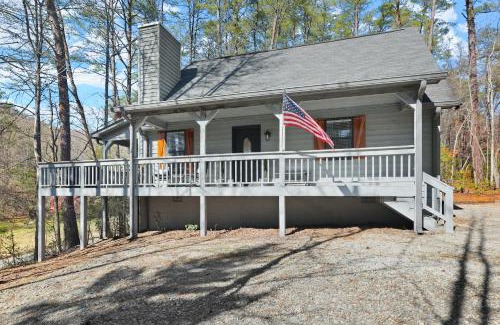 Sautee Nacoochee House | Firefly Lodge - Cozy 4 bedroom cabin minutes to Helen
