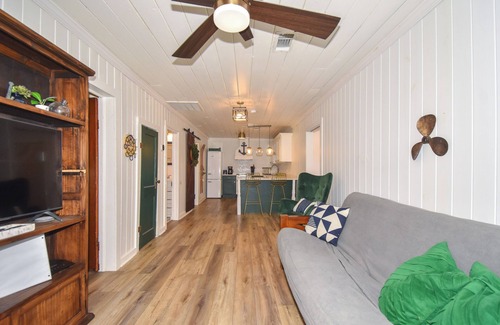 Jacksons' Gap House | Firelight Cabin Retreat, Firelight Cabin- Cozy 3br Lakefront Cabin Retreat