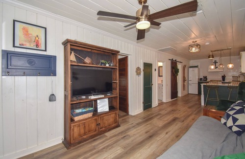 Jacksons' Gap House | Firelight Cabin Retreat, Firelight Cabin- Cozy 3br Lakefront Cabin Retreat