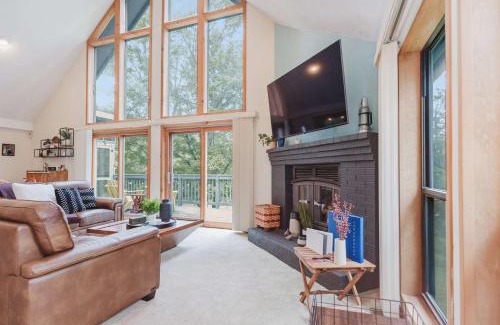 The Woods Ski Chalet | Fireplace Fire Pit Covered Porch & Resort Access