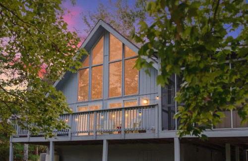 The Woods Ski Chalet | Fireplace Fire Pit Covered Porch & Resort Access