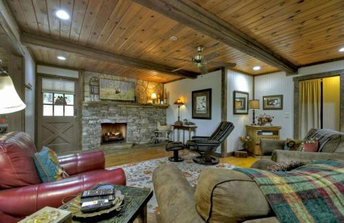 Mineral Bluff Villa | Fireside Bluff - Relax around the fire with lush views