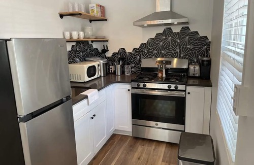 Summerville Cottage | 🔥 Firethorn: Summerville Cottage, Medical District