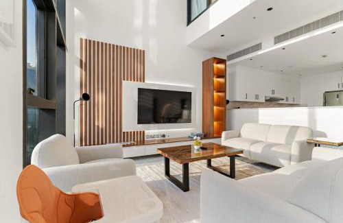 DIFC Apartment | FIRST CLASS 2BR Elegant Duplex Haven