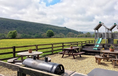 Litton Cottage | First Floor: Open plan living space.