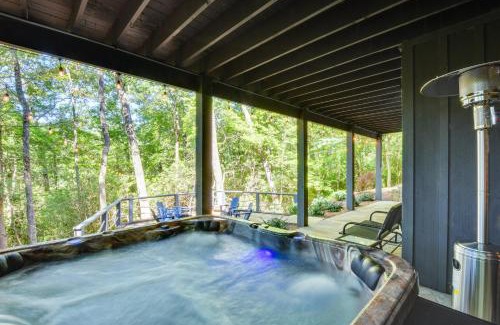 Wiley House | Fish, Hike and Swim Lake Burton Retreat with Hot Tub!