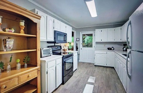 Suches Cabin | Fish Toccoa River & Hike w Dog @ Toccoa Currents - King - Firepit - Office