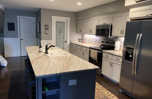 Helen Ski Chalet | Fisherman paradise on private lake 5 minutes from Helen