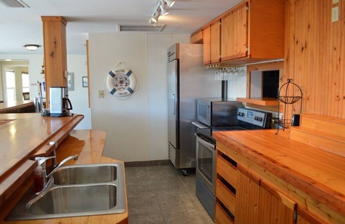 Cedar Key Resort | Fisherman Paradise, Boater & Kayakers Dream, waterway to gulf base rate 4 guest