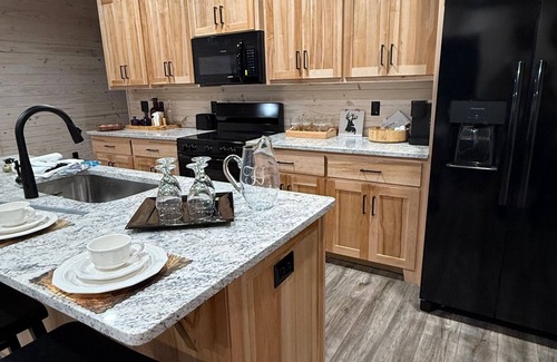 Grant Cabin | FISHERMAN'S PARADISE located in Scottsboro, AL .