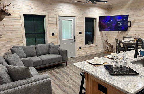 Grant Cabin | FISHERMAN'S PARADISE located in Scottsboro, AL .