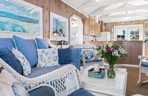 Salmon Creek Cabin | Fishermans Cottage~Timeless Coastal Cottage in Bodega Bay, Walk to Beach/WiFi