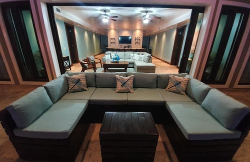 Lighthouse Estates Hotel | Fishers Landing Boutique Hotel