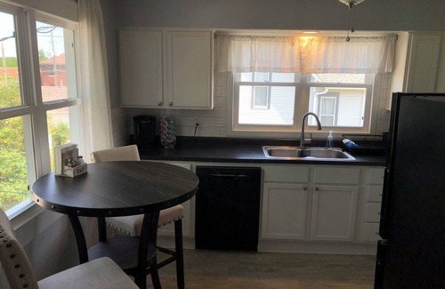 Lebanon Apartment | Fitted for the business traveler, a 2-bedroom apartment in Lebanon with WiFi, AC