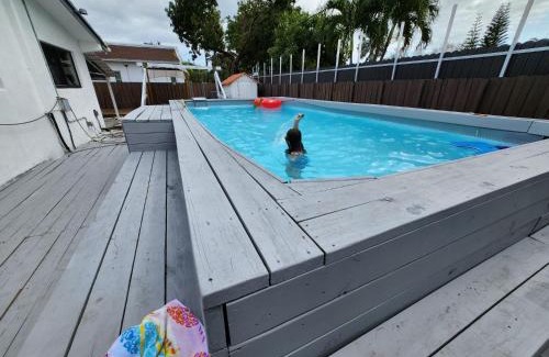 Highland Lakes Villa | Five Bedroom Villa With POOL In Highland Lakes Near Aventura Mall