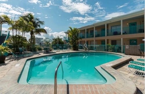 Bay Esplanade House | Five Palms Suite 103 - Daily - Weekly - Monthly