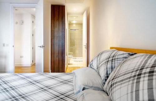 Titanic Quarter Apartment | Five Star Panoramic and Central Apartment