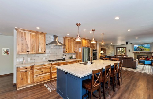 Boulder Bay Cabin | Flapjacks and Lumberjacks by Destination Big Bear : Walk to the Lake in Boulder Bay! Theater Room! Foosball!