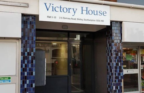 Southampton Apartment | Flat 10 Roomy Apt, close to Hospital, Ships & Mayflower