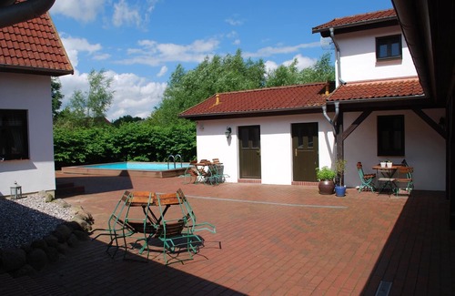 Dargun Apartment | Flat "Fehmarn" with communal pool