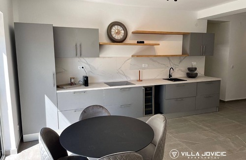 Topla Apartment | Flat mit Pool