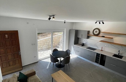 Topla Apartment | Flat mit Pool