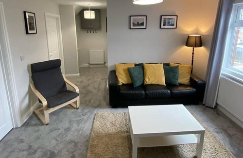 Woodhorn Apartment | Flat - Sleeps 4 - Pet Friendly - Parking