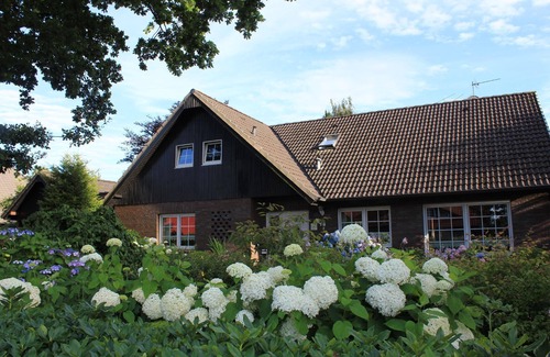 Varel House | Flat with wallbox