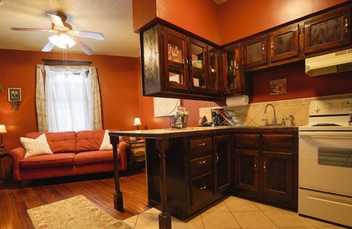 Hot Springs House | FlatIron w/Courtyard